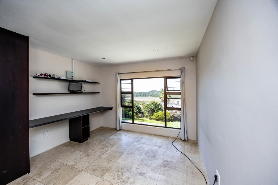 4 Bedroom Property for Sale in Beacon Bay Eastern Cape